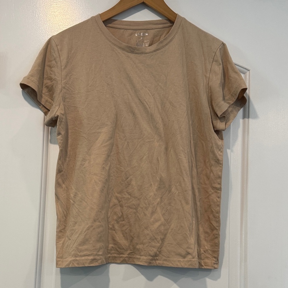🟡 Tan Crew Neck Short SleeveTee Size XL